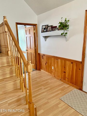 186 Perkins Tr, Deer Lodge, TN 37726