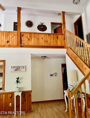 186 Perkins Tr, Deer Lodge, TN 37726