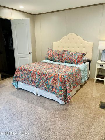 186 Perkins Tr, Deer Lodge, TN 37726