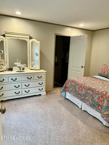 186 Perkins Tr, Deer Lodge, TN 37726