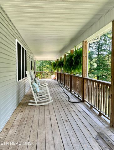 186 Perkins Tr, Deer Lodge, TN 37726