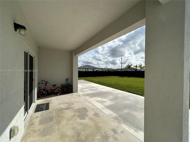 29071 Ave, Homestead, FL 33030