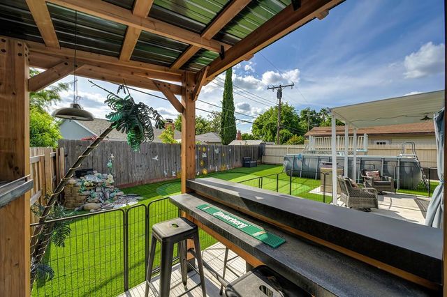 6212 Wildomar Way, Carmichael, CA 95608