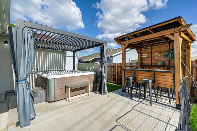 6212 Wildomar Way, Carmichael, CA 95608