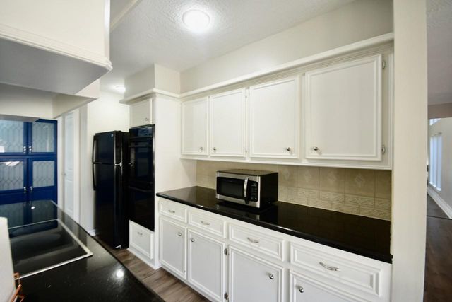 2706 Woodland Grove Drive, Houston, TX 77339