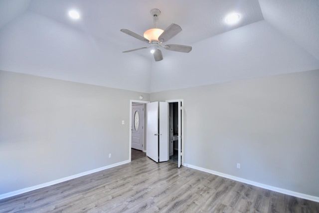 2706 Woodland Grove Drive, Houston, TX 77339