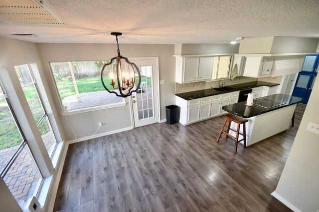 2706 Woodland Grove Drive, Houston, TX 77339