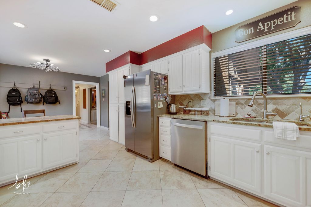 Image 13 of property listing at 5414 Beverly Drive, San Angelo, TX 76904