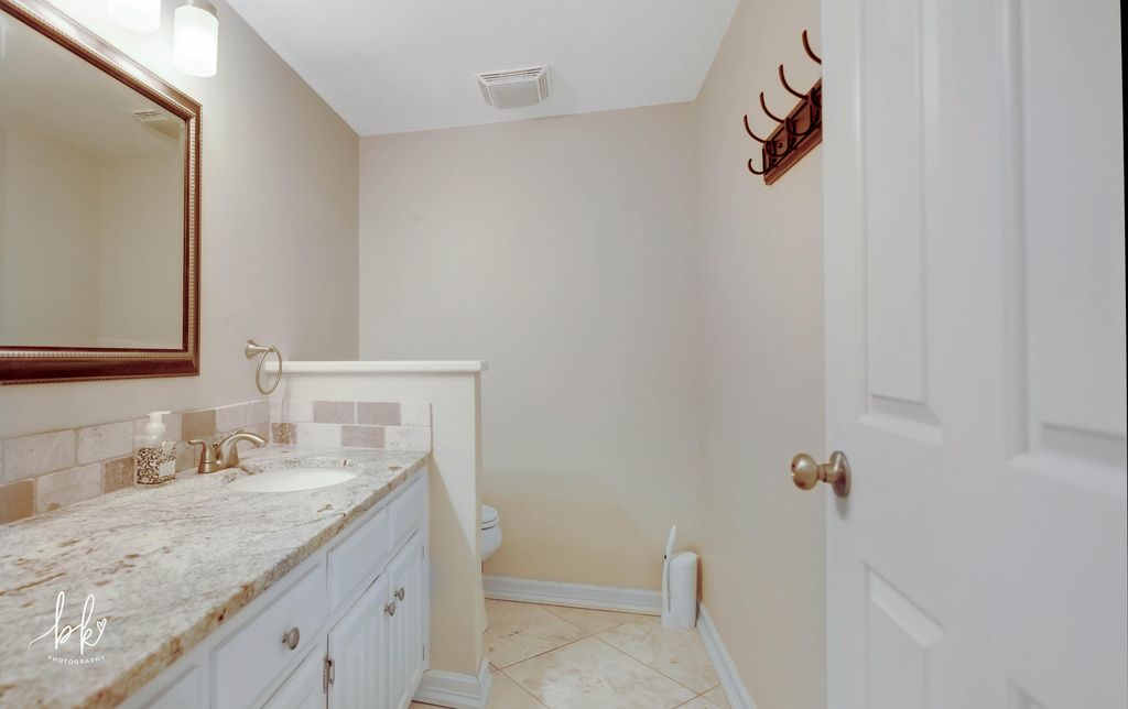 Image 16 of property listing at 5414 Beverly Drive, San Angelo, TX 76904