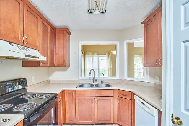 9 Hickory Wood Square, Durham, NC 27713
