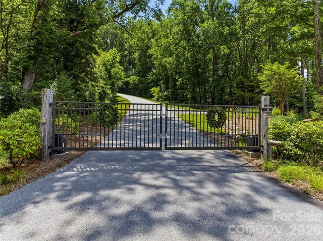58 Mountain Grove Lane, Fletcher, NC 28732