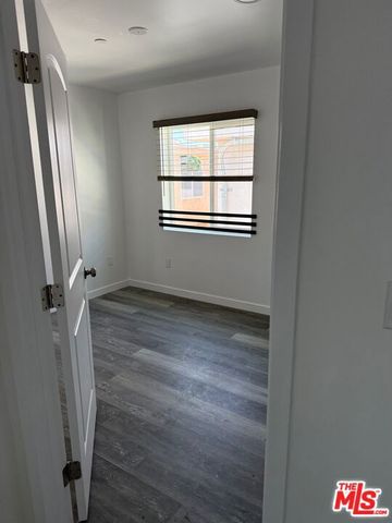 6644 IRVINE Avenue, North Hollywood, CA 91606
