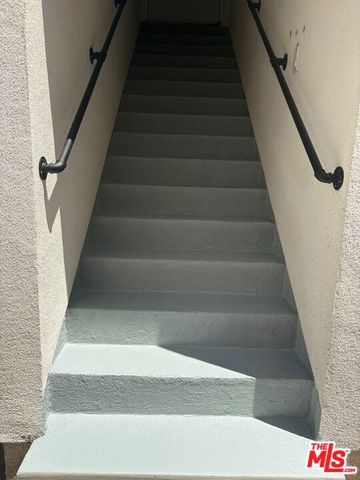 6644 IRVINE Avenue, North Hollywood, CA 91606