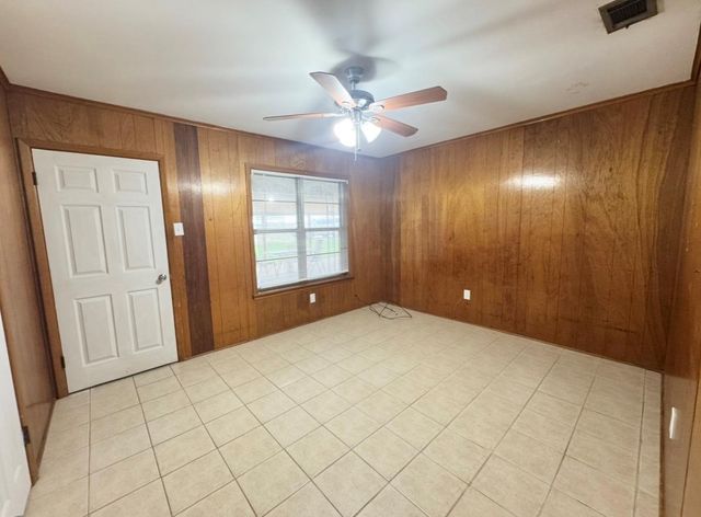 110 Marek RD, Elgin, TX 78621