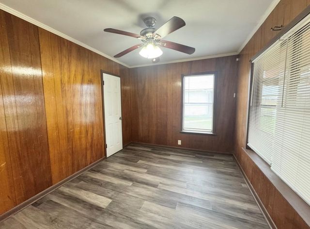 110 Marek RD, Elgin, TX 78621