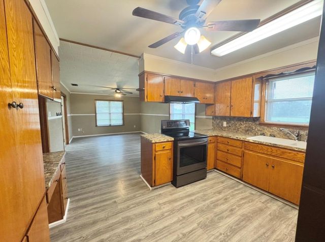 110 Marek RD, Elgin, TX 78621