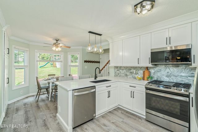1825 Scenic Valley Lane, Knoxville, TN 37922