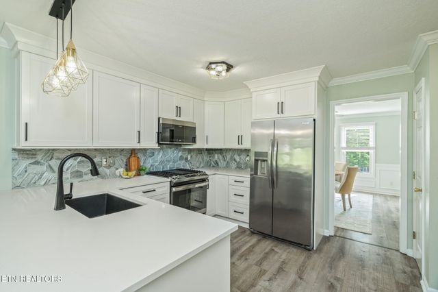 1825 Scenic Valley Lane, Knoxville, TN 37922