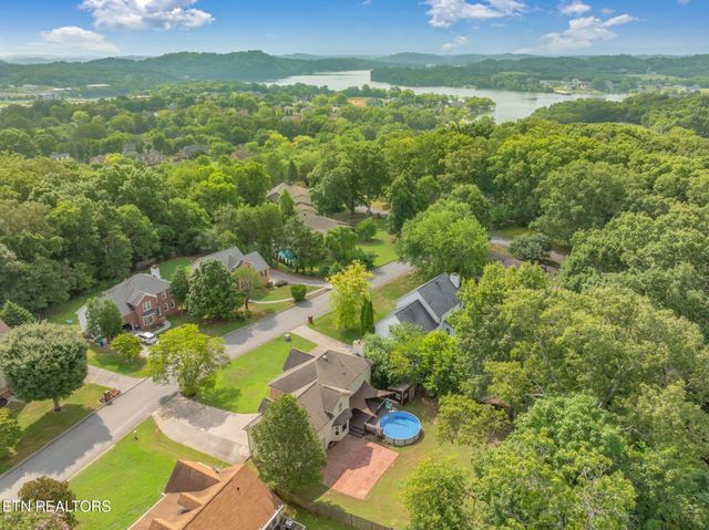 1825 Scenic Valley Lane, Knoxville, TN 37922