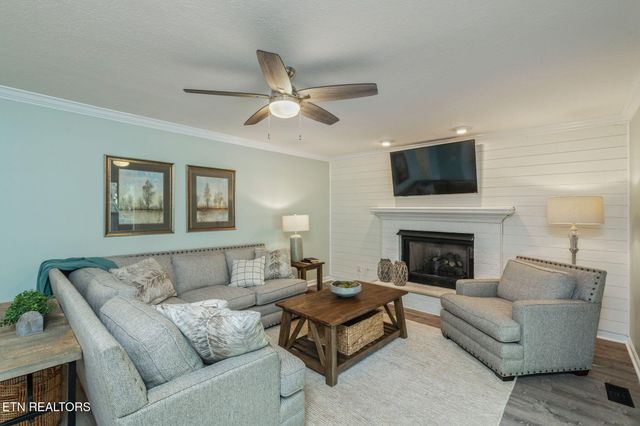 1825 Scenic Valley Lane, Knoxville, TN 37922