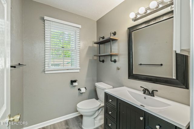 1825 Scenic Valley Lane, Knoxville, TN 37922
