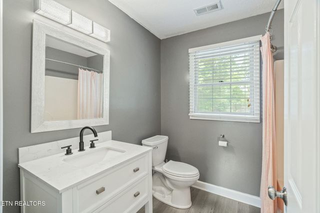 1825 Scenic Valley Lane, Knoxville, TN 37922
