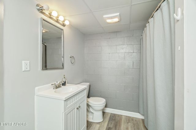 1825 Scenic Valley Lane, Knoxville, TN 37922