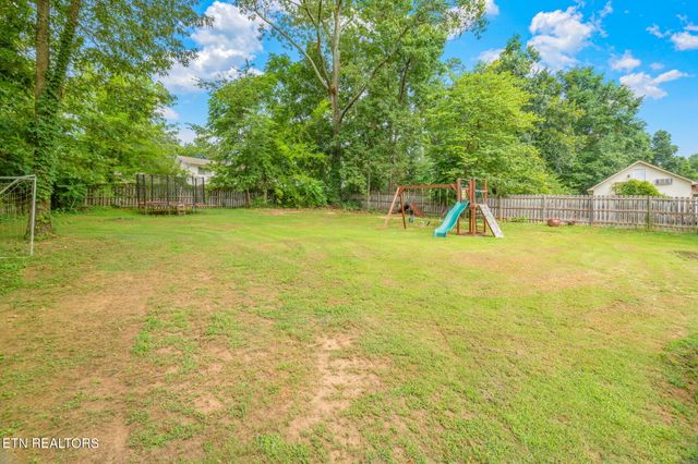 1825 Scenic Valley Lane, Knoxville, TN 37922