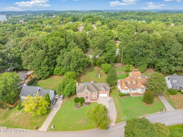1825 Scenic Valley Lane, Knoxville, TN 37922