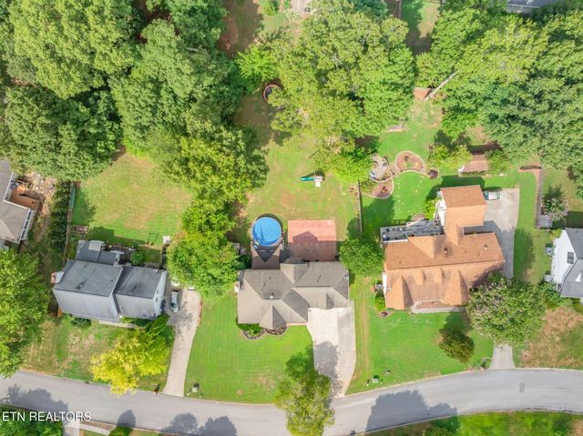 1825 Scenic Valley Lane, Knoxville, TN 37922