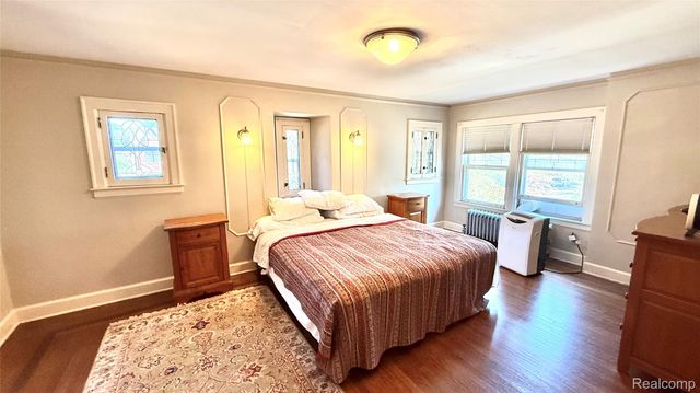 1305 Bedford Road, Grosse Pointe Park, MI 48230