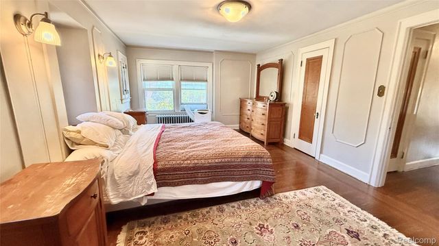 1305 Bedford Road, Grosse Pointe Park, MI 48230