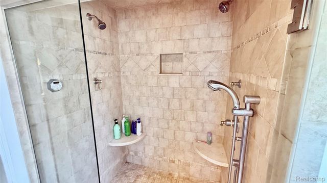 1305 Bedford Road, Grosse Pointe Park, MI 48230