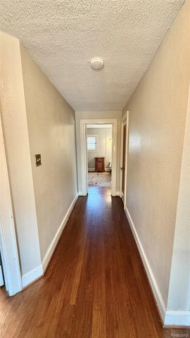 1305 Bedford Road, Grosse Pointe Park, MI 48230