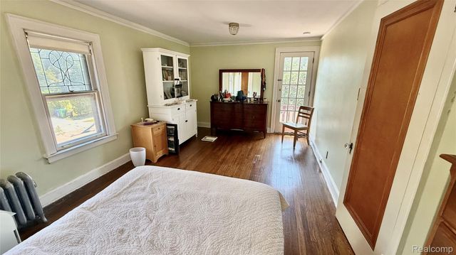 1305 Bedford Road, Grosse Pointe Park, MI 48230