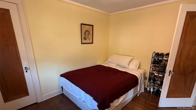 1305 Bedford Road, Grosse Pointe Park, MI 48230