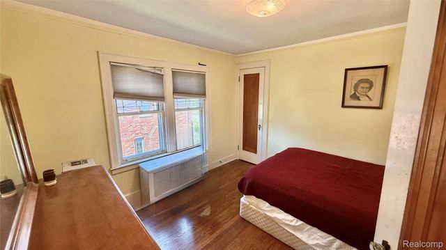 1305 Bedford Road, Grosse Pointe Park, MI 48230