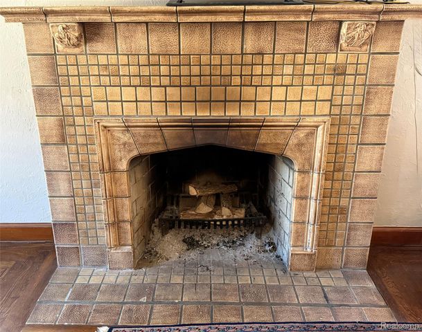 1305 Bedford Road, Grosse Pointe Park, MI 48230