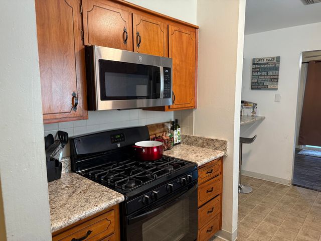 3425 W Laurel Avenue, Visalia, CA 93277