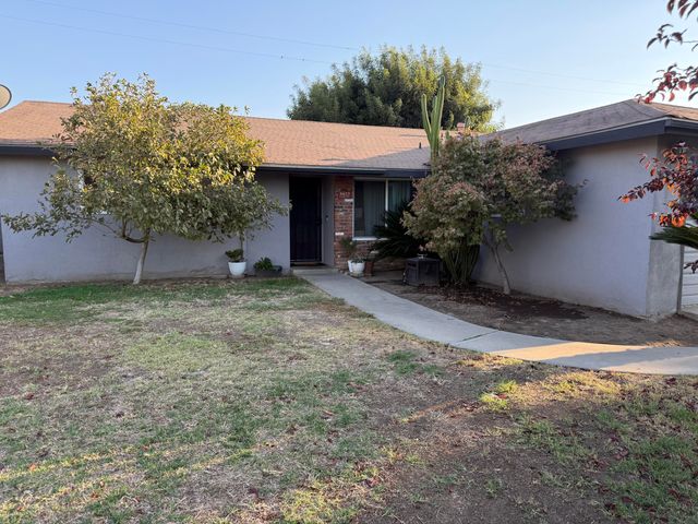 3425 W Laurel Avenue, Visalia, CA 93277