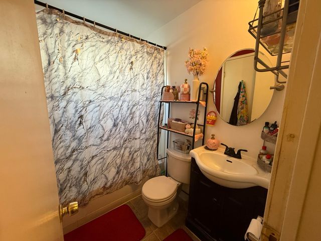 3425 W Laurel Avenue, Visalia, CA 93277