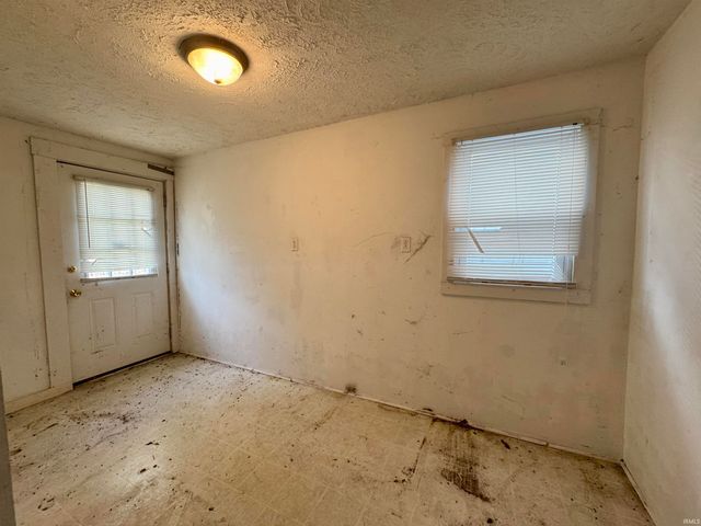 313 E South B Street, Gas City, IN 46933