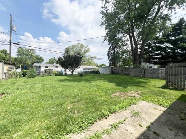 1444 Chesterton Square N, Columbus, OH 43229