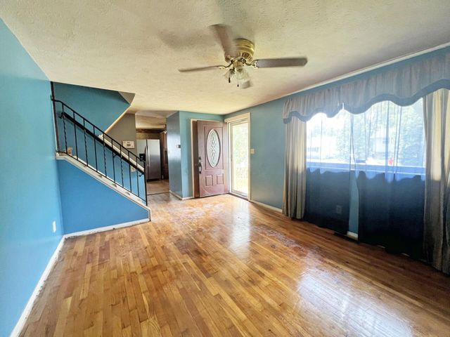 1444 Chesterton Square N, Columbus, OH 43229