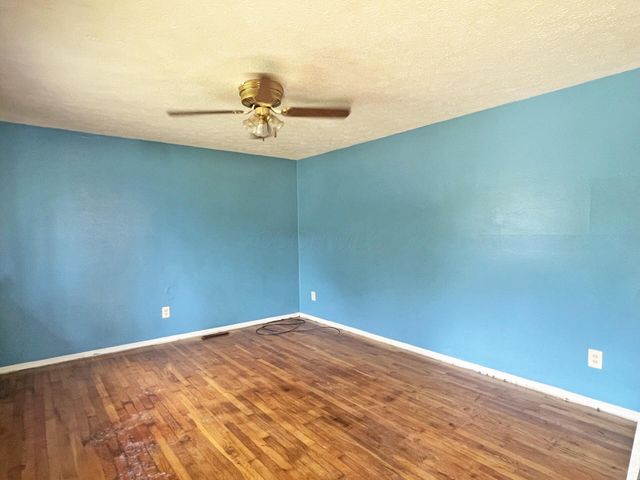 1444 Chesterton Square N, Columbus, OH 43229