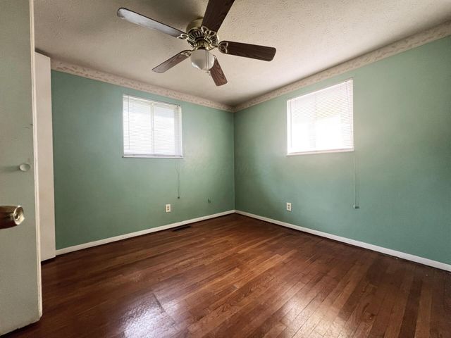 1444 Chesterton Square N, Columbus, OH 43229