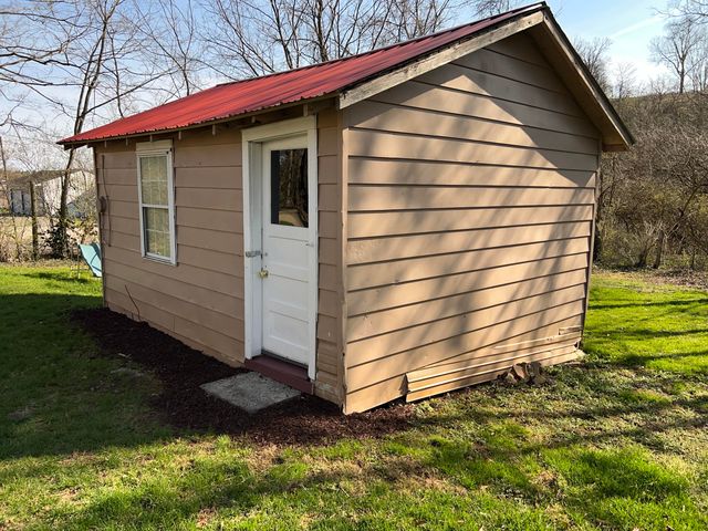 484 E Water Street, Flemingsburg, KY 41041