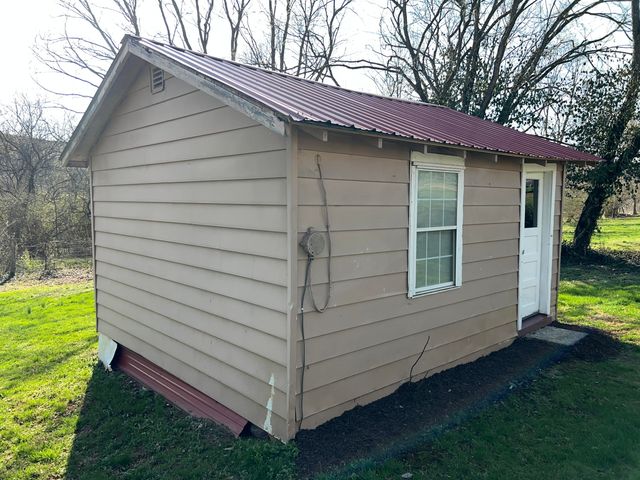 484 E Water Street, Flemingsburg, KY 41041