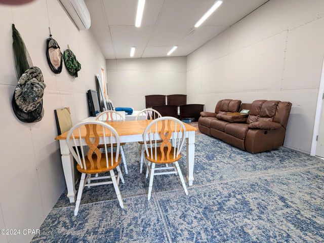 5310 Chestnut Lane, Greenwood, FL 32443