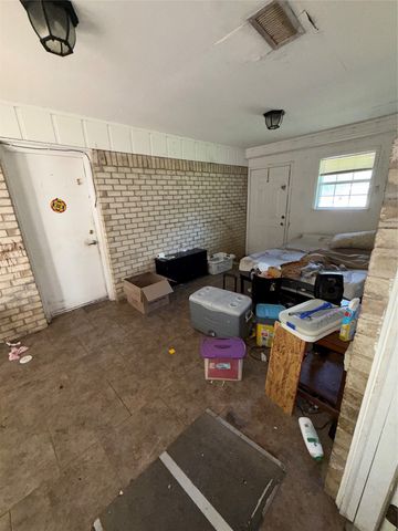 700 Live Oak Street, Wilmer, TX 75172